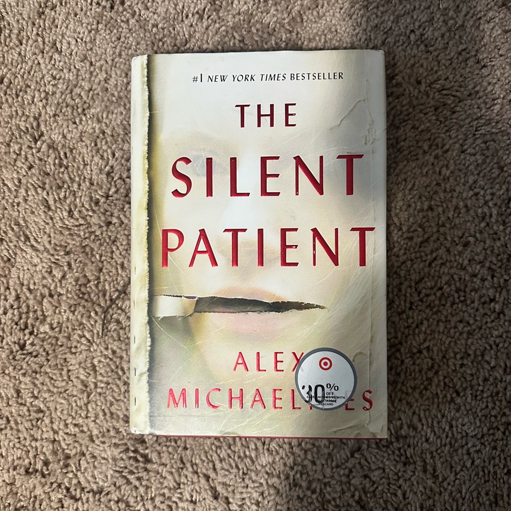 The Silent Patient by Alex Michaelides - Cream Cover